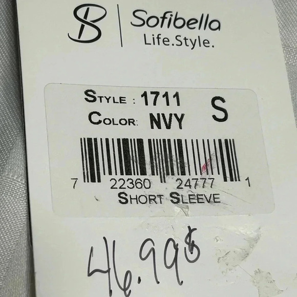 SOFIBELLA women blue activewear top, UV, mesh. Fitted ,crew neck ,  cap sleeves - Picture 11 of 12